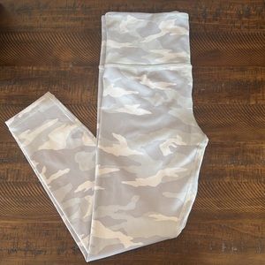 Athleta Elation Camo 7/8 Legging